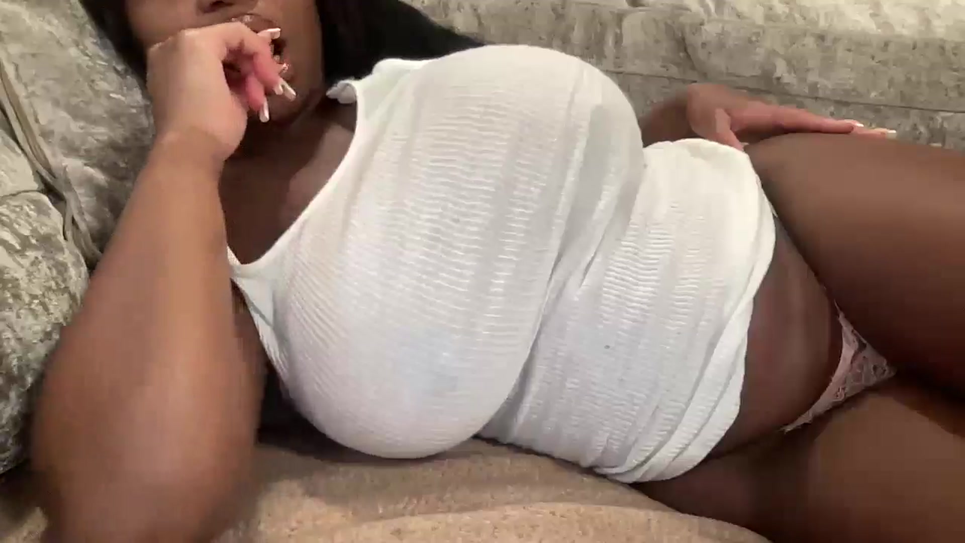 Gallery image thumbnail from AngelJazmin's myfreecams stream on, 07/13/2025, 16:51 image 16 of 20