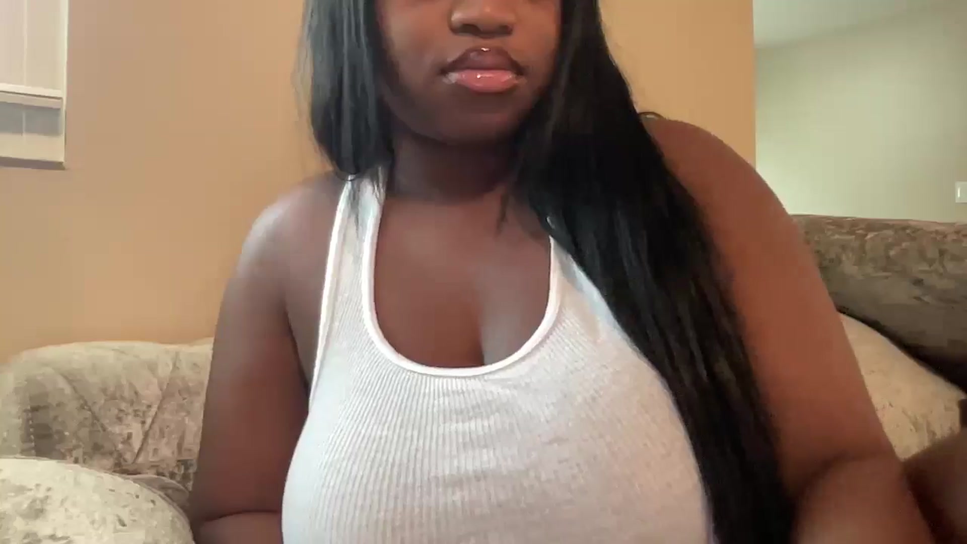 Gallery image thumbnail from AngelJazmin's myfreecams stream on, 08/23/2025, 17:32 image 11 of 20