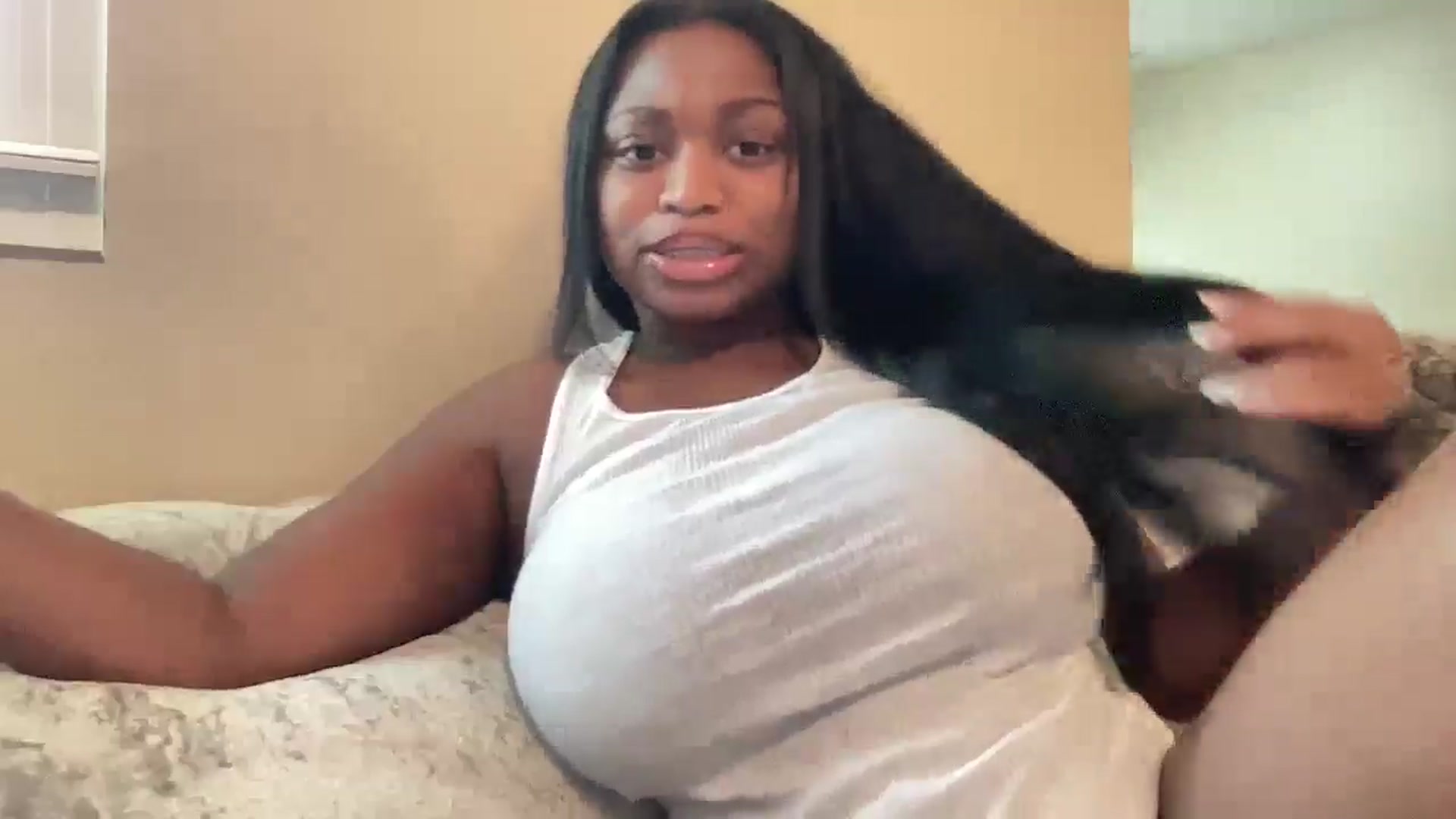 Gallery image thumbnail from AngelJazmin's myfreecams stream on, 08/23/2025, 17:32 image 9 of 20