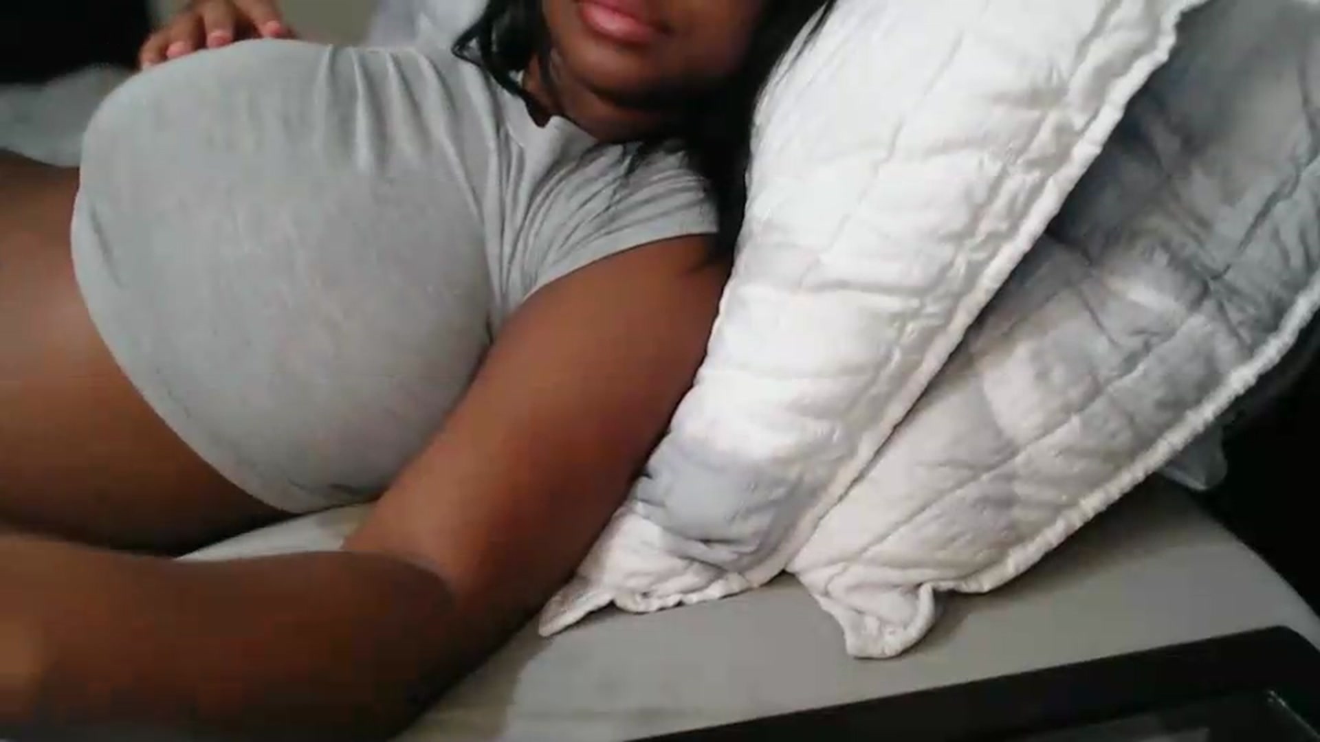 Gallery image thumbnail from AngelJazmin's myfreecams stream on, 07/04/2026, 21:23 image 9 of 20