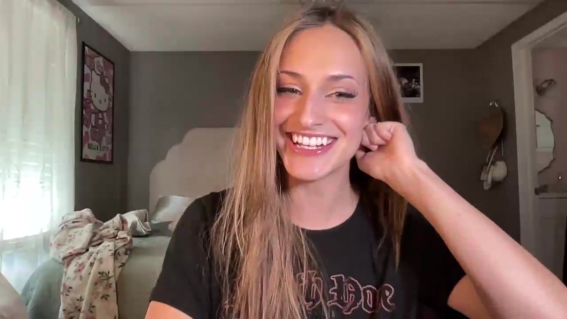 Gallery image thumbnail from AngelLily777's myfreecams stream on, 06/26/2024, 19:06 image 12 of 20