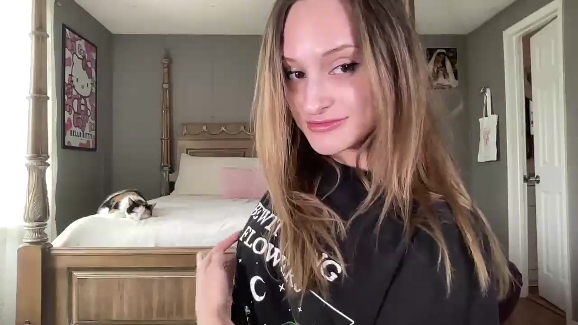Gallery image thumbnail from AngelLily777's myfreecams stream on, 05/10/2025, 16:05 image 14 of 20