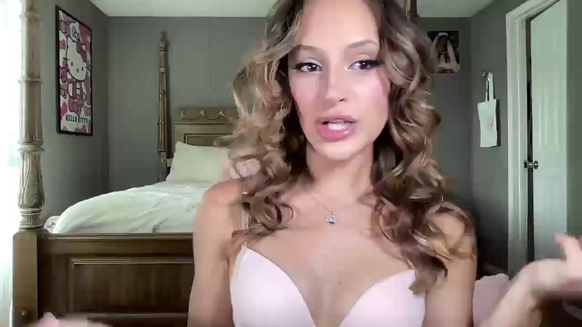 Gallery image thumbnail from AngelLily777's myfreecams stream on, 05/14/2025, 19:12 image 4 of 20