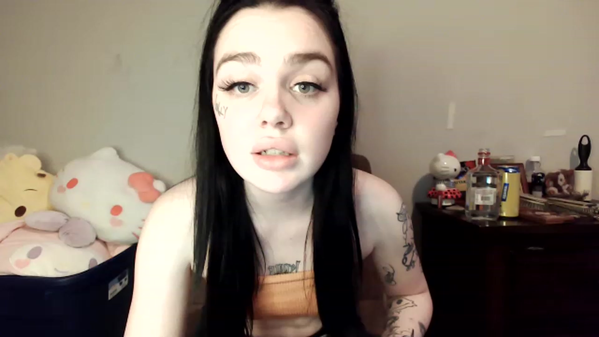 Gallery image thumbnail from AngelLips321's myfreecams stream on, 05/10/2023, 24:44 image 15 of 20