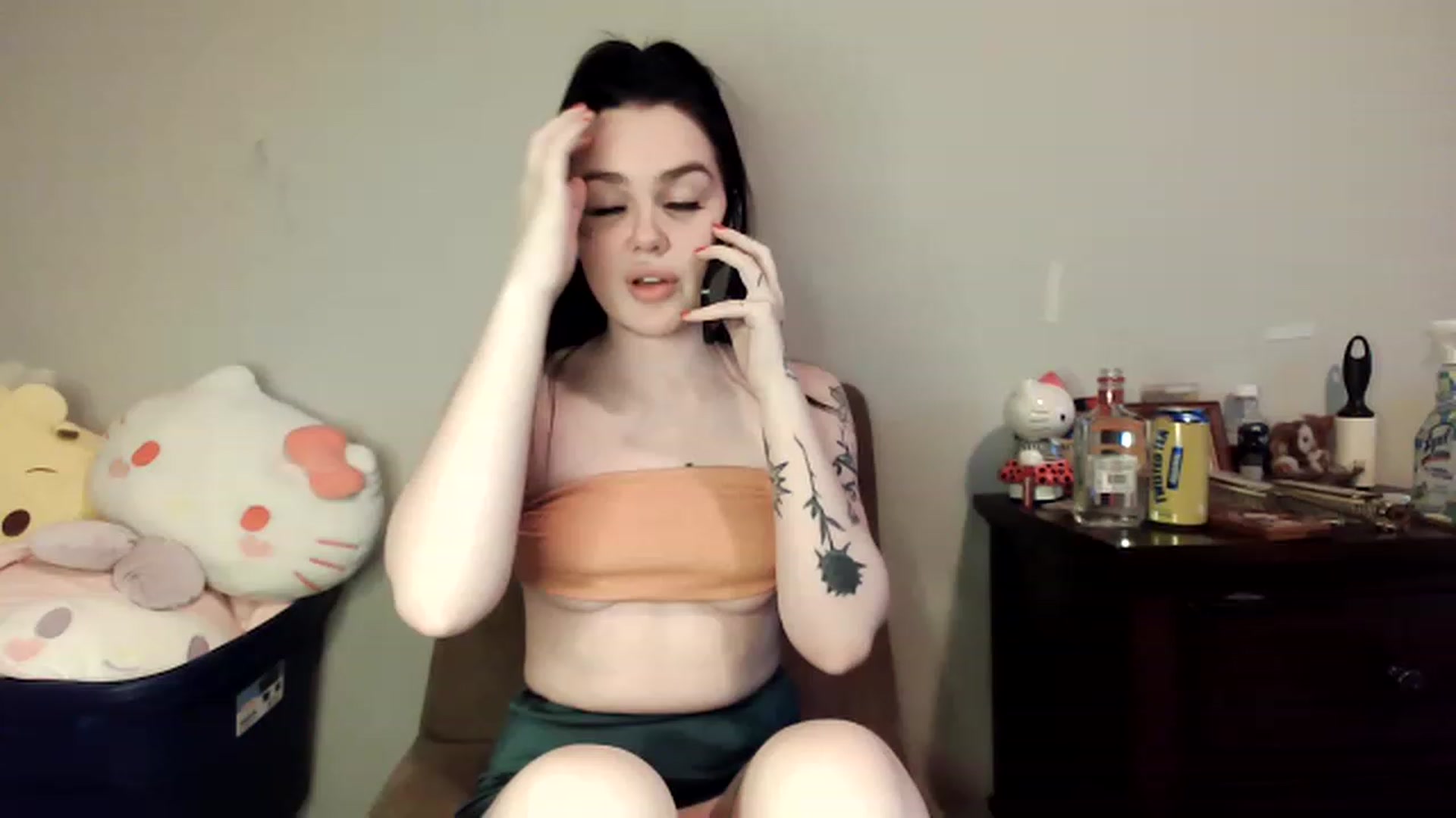Gallery image thumbnail from AngelLips321's myfreecams stream on, 05/10/2023, 24:44 image 8 of 20