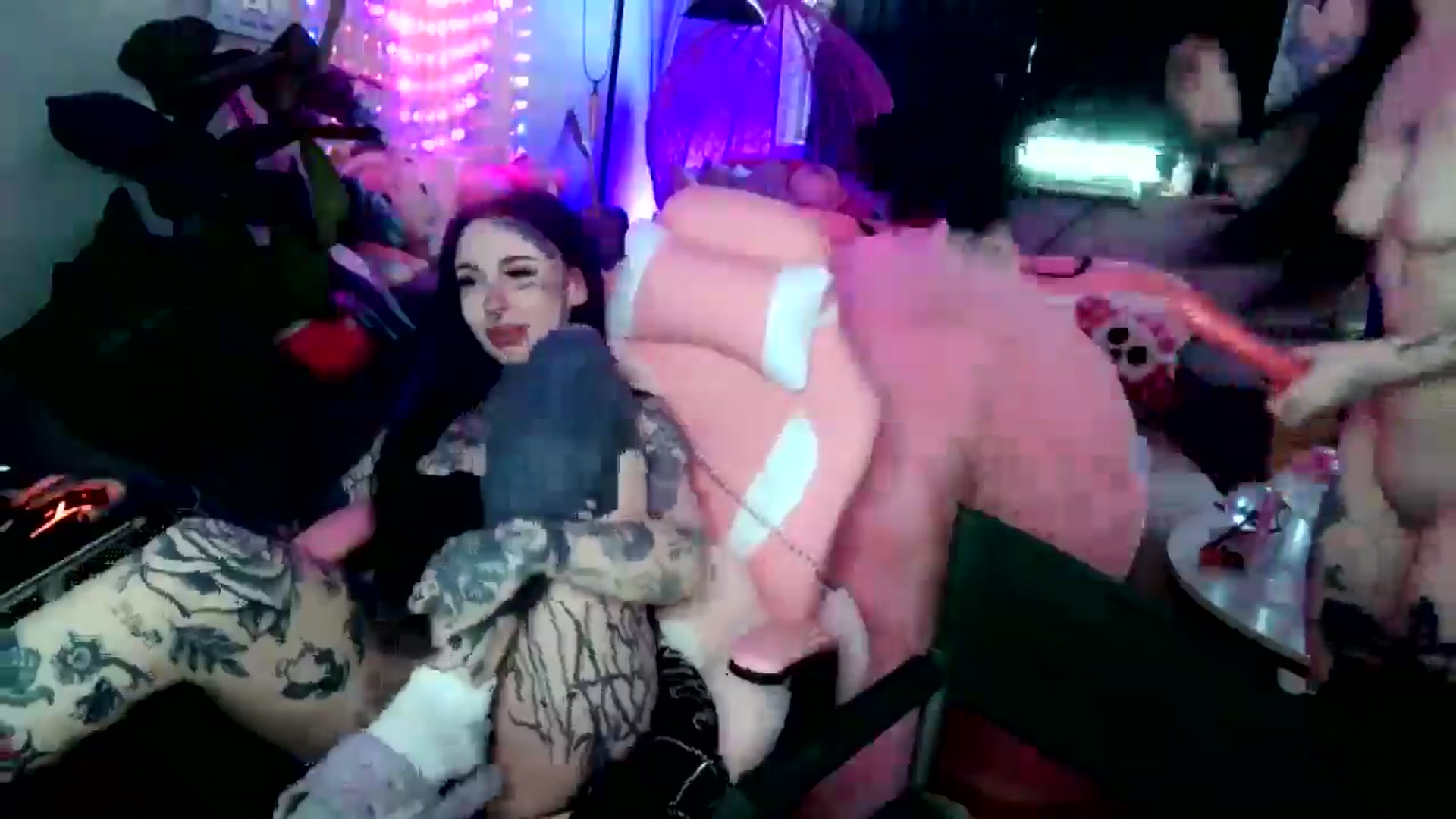 Gallery image thumbnail from AngelLips321's myfreecams stream on, 02/01/2025, 23:06 image 4 of 20