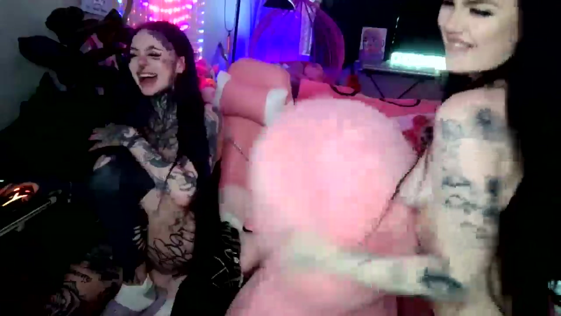 Gallery image thumbnail from AngelLips321's myfreecams stream on, 02/01/2025, 23:06 image 5 of 20