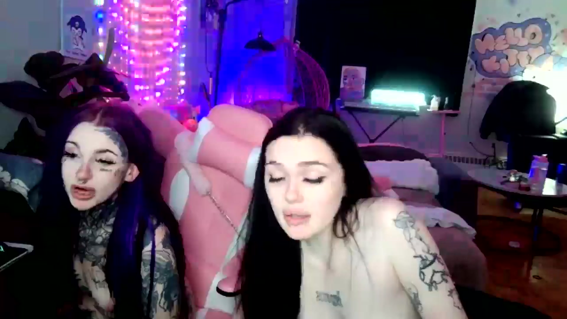Gallery image thumbnail from AngelLips321's myfreecams stream on, 02/02/2025, 24:16 image 9 of 20