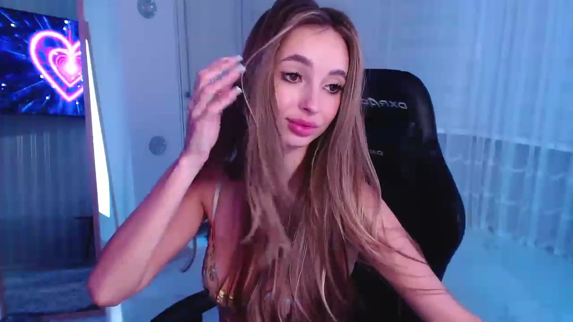 Gallery image thumbnail from AngelLove__'s myfreecams stream on, 12/02/2022, 01:13 image 9 of 20