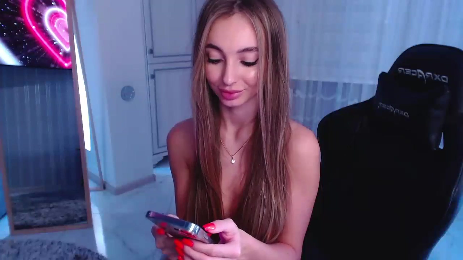 Gallery image thumbnail from AngelLove__'s myfreecams stream on, 12/04/2022, 21:22 image 14 of 20