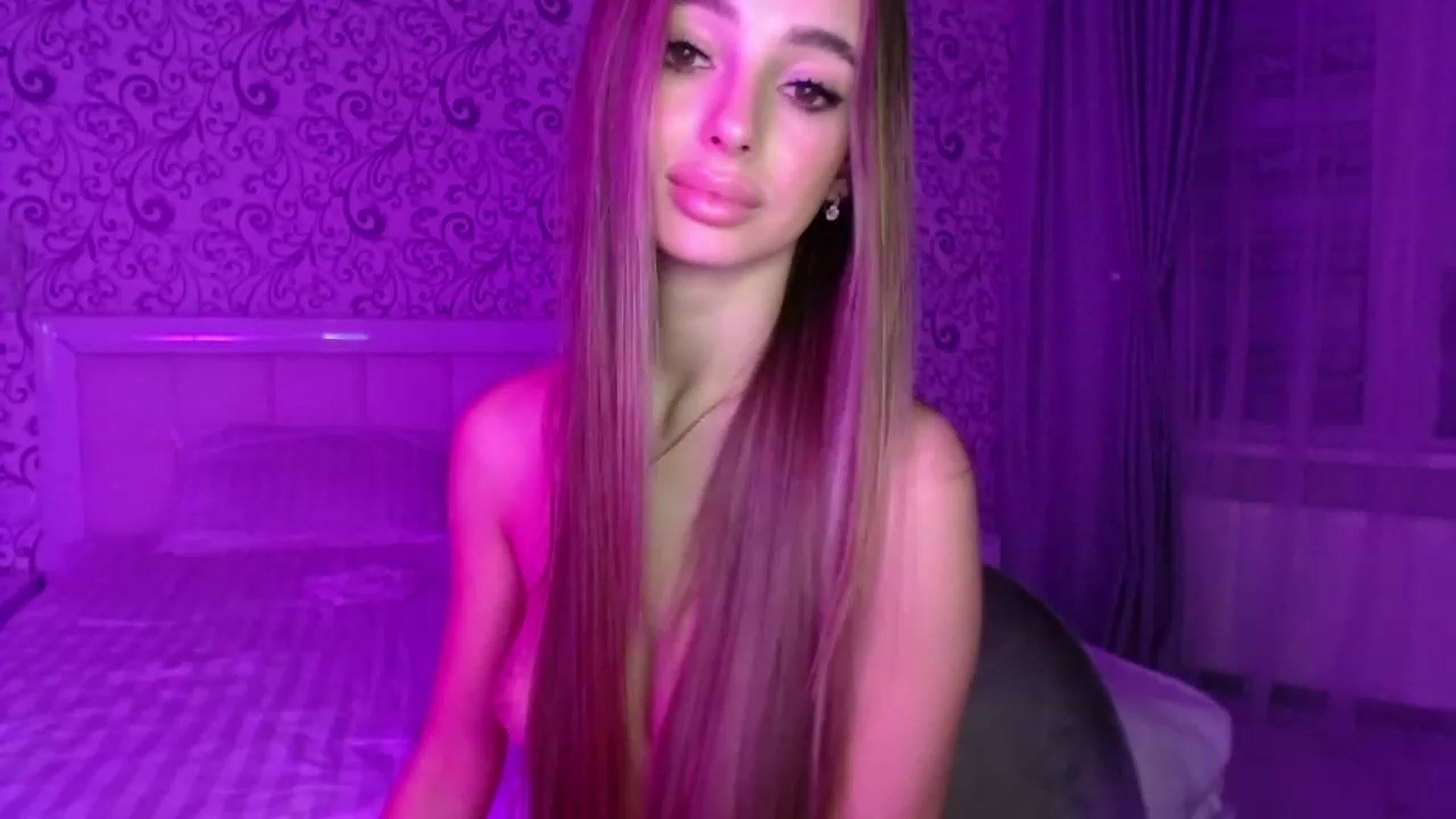 Gallery image thumbnail from AngelLove__'s myfreecams stream on, 12/12/2022, 21:46 image 12 of 20