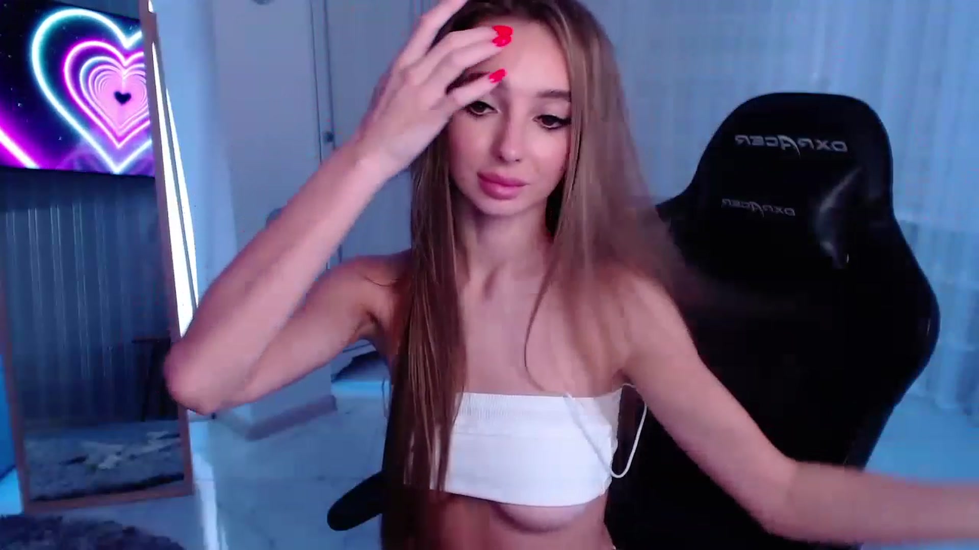Gallery image thumbnail from AngelLove__'s myfreecams stream on, 12/26/2022, 01:09 image 12 of 20