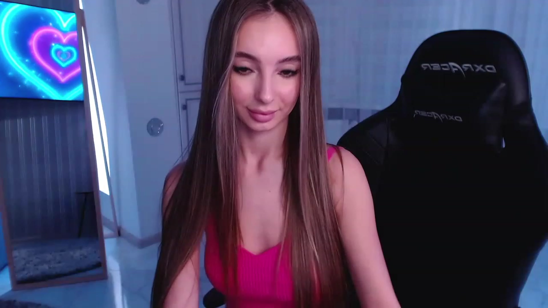 Gallery image thumbnail from AngelLove__'s myfreecams stream on, 12/26/2022, 22:27 image 3 of 20
