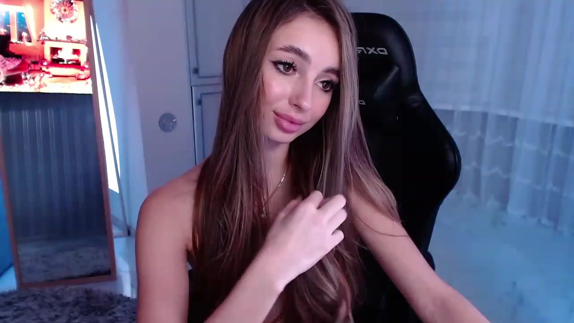 Gallery image thumbnail from AngelLove__'s myfreecams stream on, 01/03/2023, 02:01 image 7 of 20