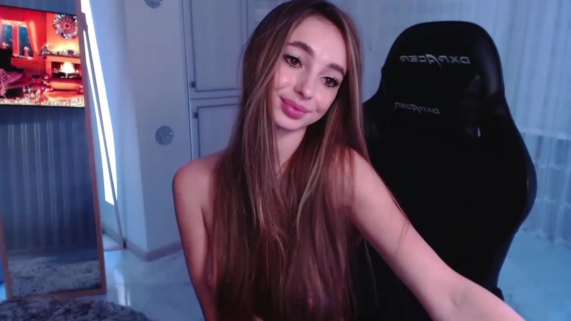 Gallery image thumbnail from AngelLove__'s myfreecams stream on, 01/04/2023, 01:17 image 18 of 20
