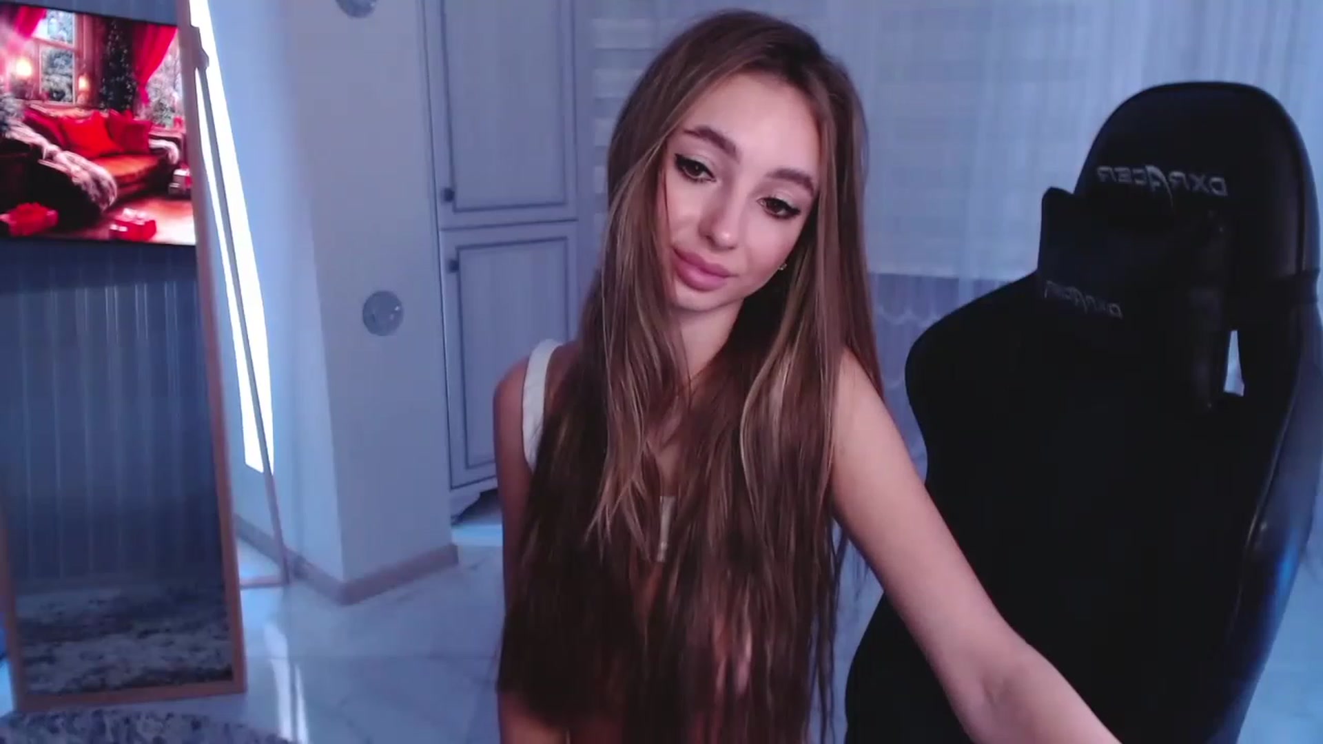 Gallery image thumbnail from AngelLove__'s myfreecams stream on, 01/05/2023, 22:42 image 19 of 20