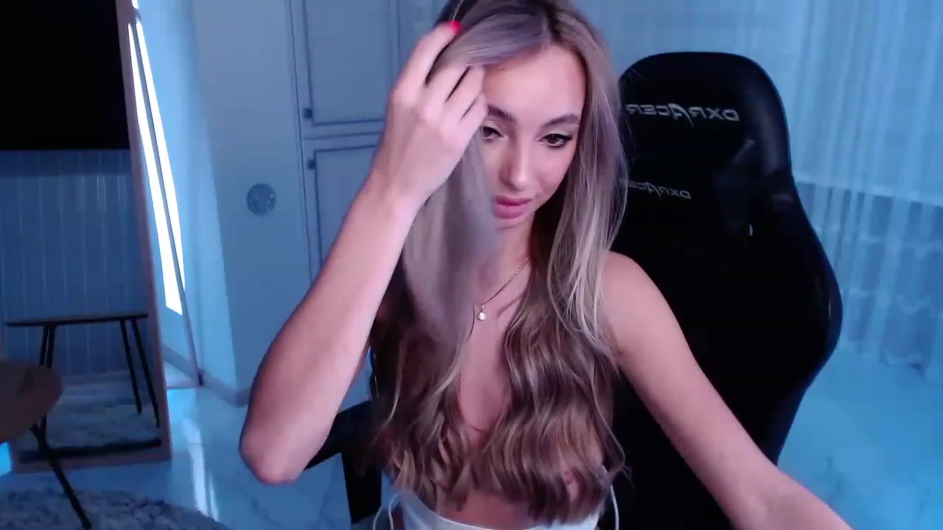 Gallery image thumbnail from AngelLove__'s myfreecams stream on, 02/01/2023, 19:24 image 17 of 20