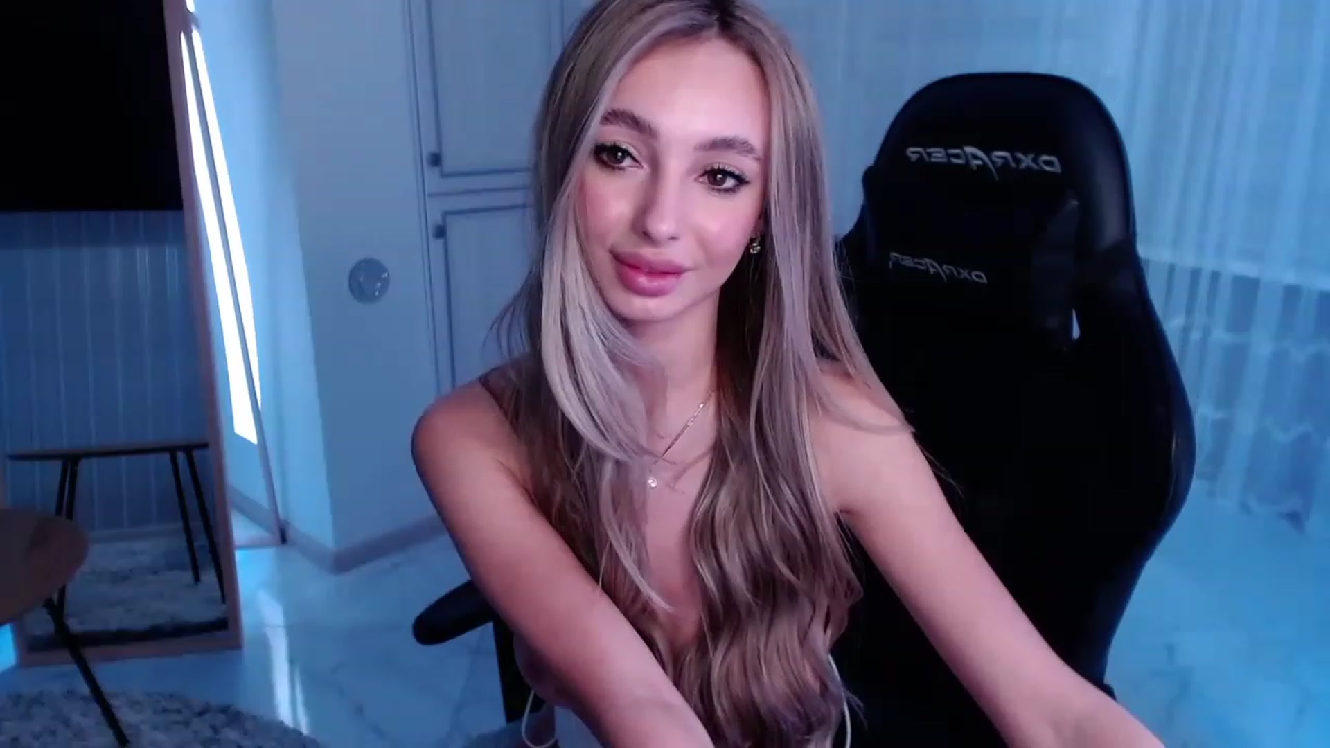 Gallery image thumbnail from AngelLove__'s myfreecams stream on, 02/01/2023, 19:24 image 19 of 20
