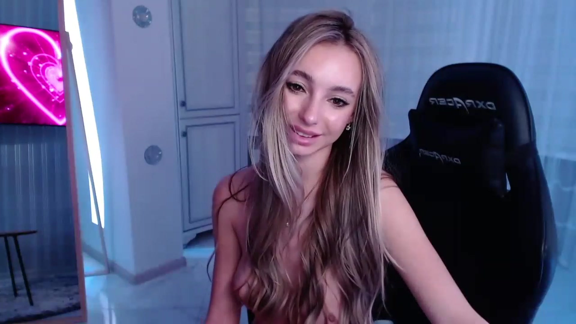 Gallery image thumbnail from AngelLove__'s myfreecams stream on, 02/03/2023, 02:15 image 18 of 20