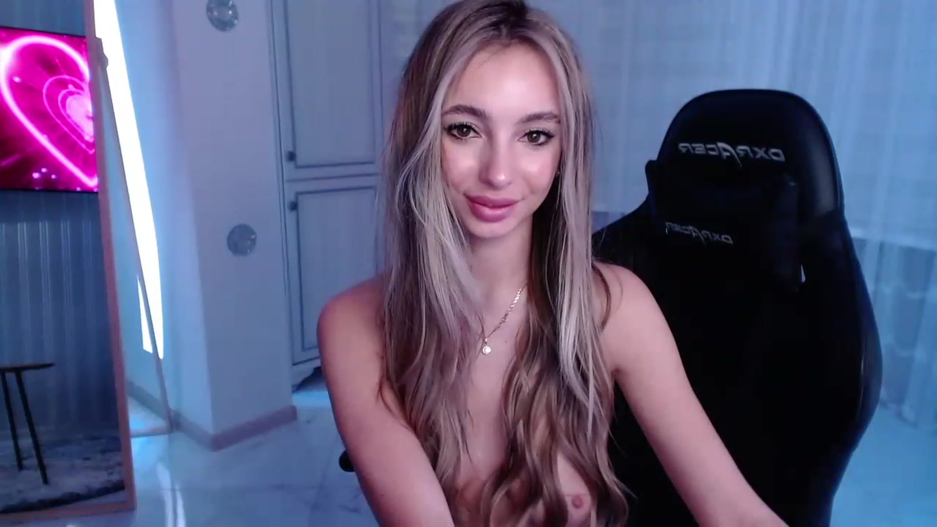 Gallery image thumbnail from AngelLove__'s myfreecams stream on, 02/03/2023, 02:15 image 10 of 20