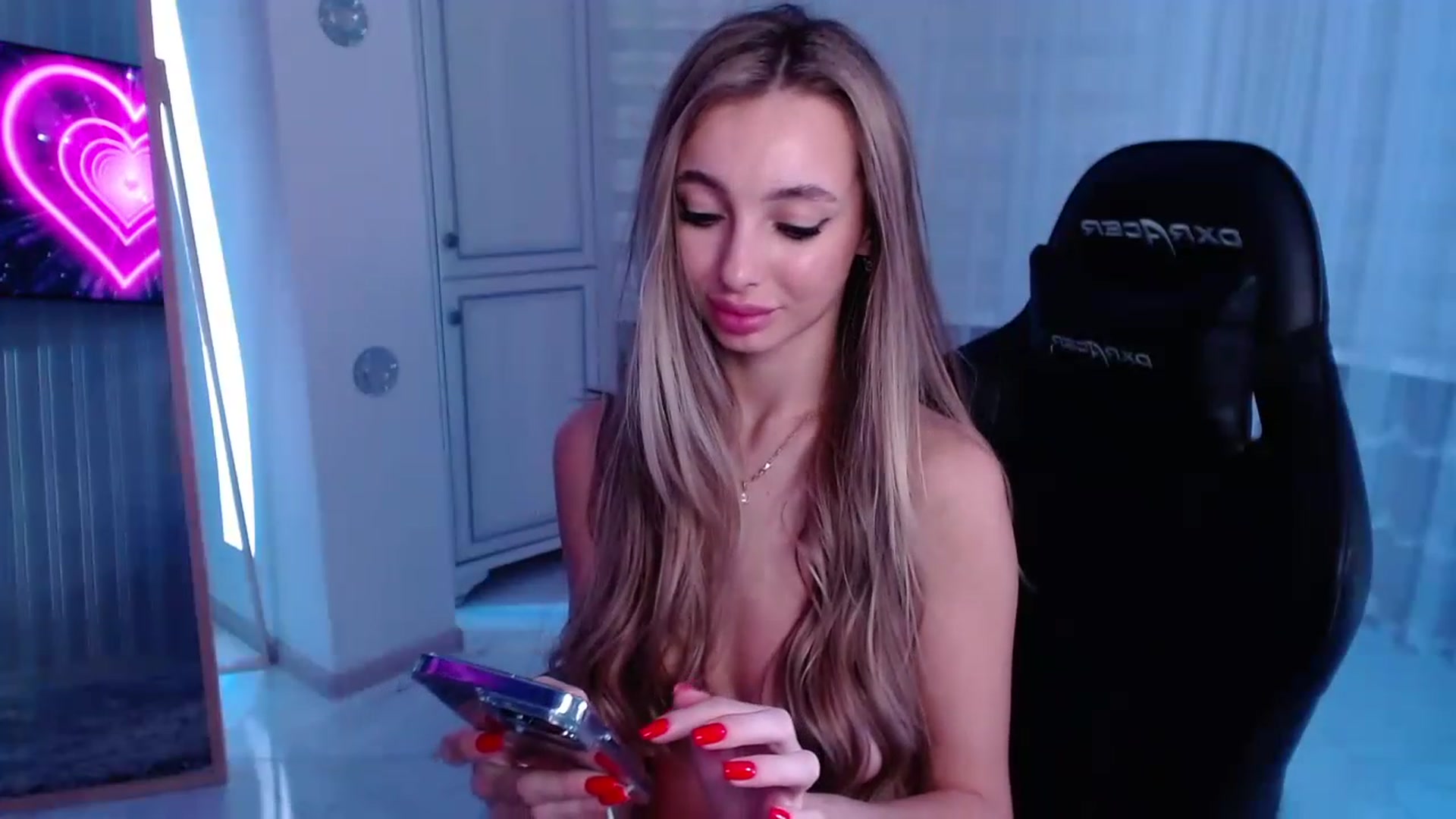 Gallery image thumbnail from AngelLove__'s myfreecams stream on, 02/04/2023, 01:23 image 12 of 20