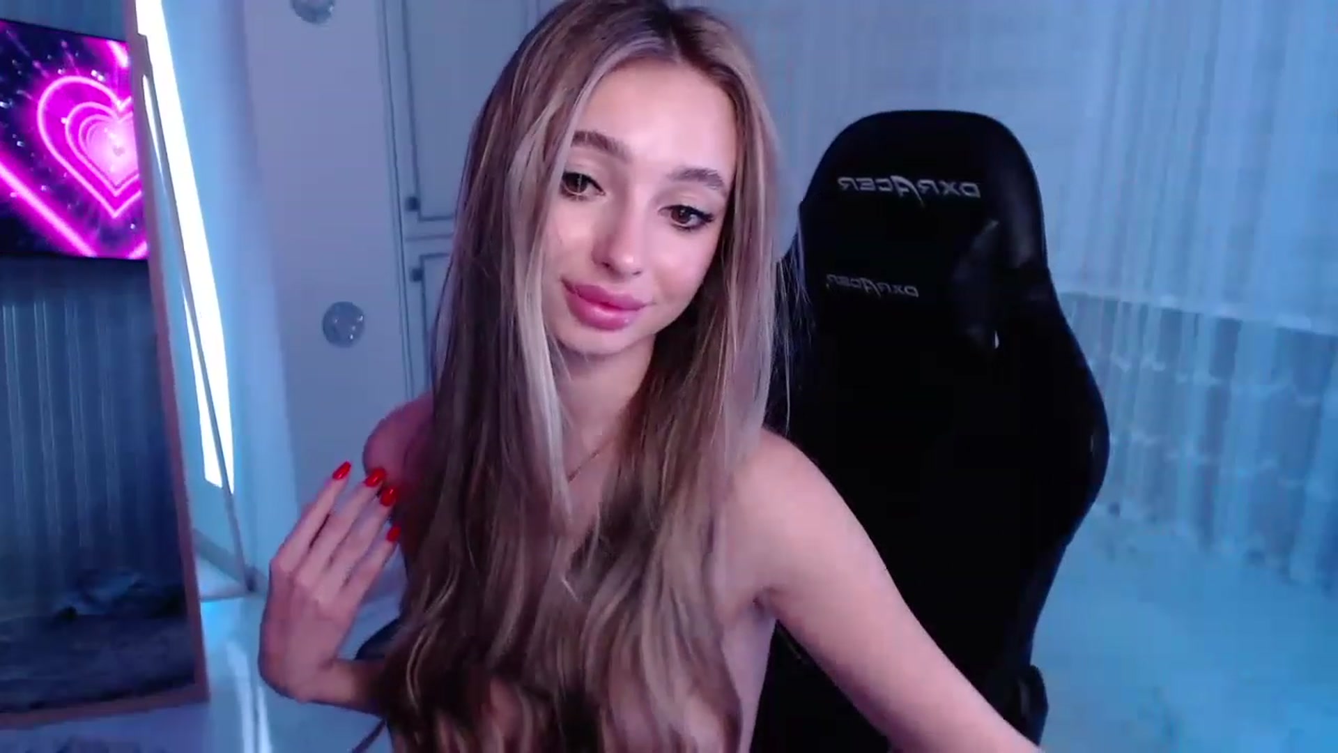 Gallery image thumbnail from AngelLove__'s myfreecams stream on, 02/04/2023, 02:53 image 8 of 20