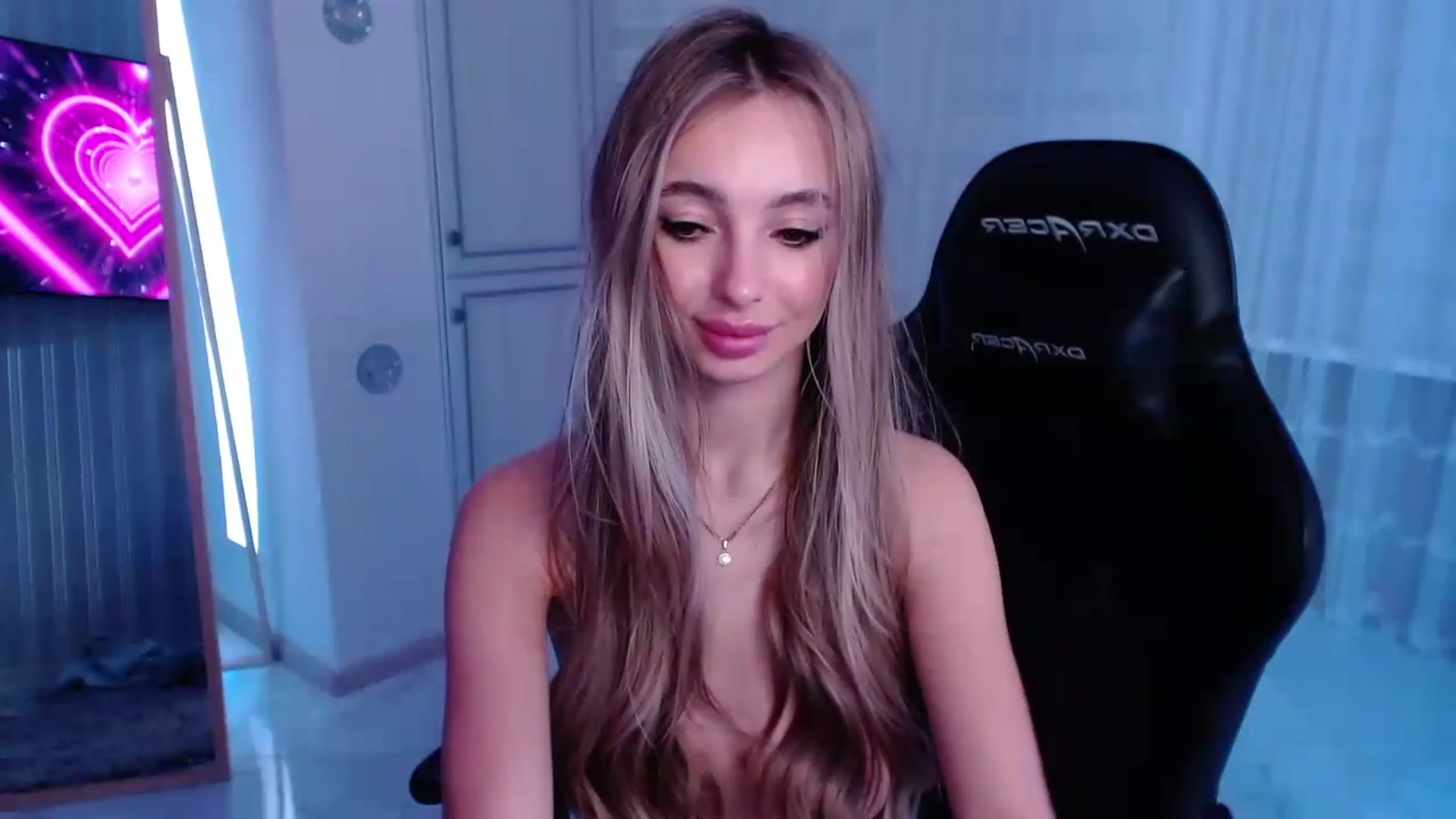 Gallery image thumbnail from AngelLove__'s myfreecams stream on, 02/04/2023, 02:53 image 16 of 20