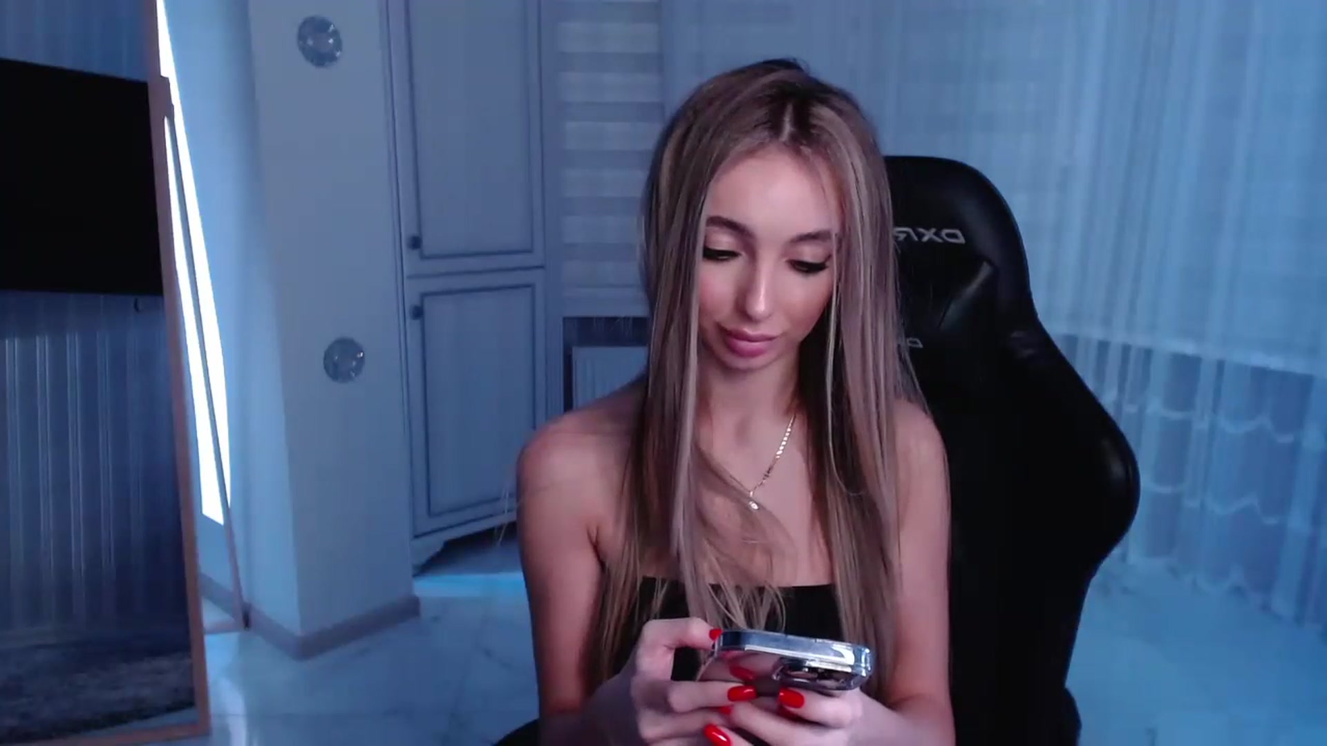 Gallery image thumbnail from AngelLove__'s myfreecams stream on, 02/05/2023, 24:30 image 10 of 20