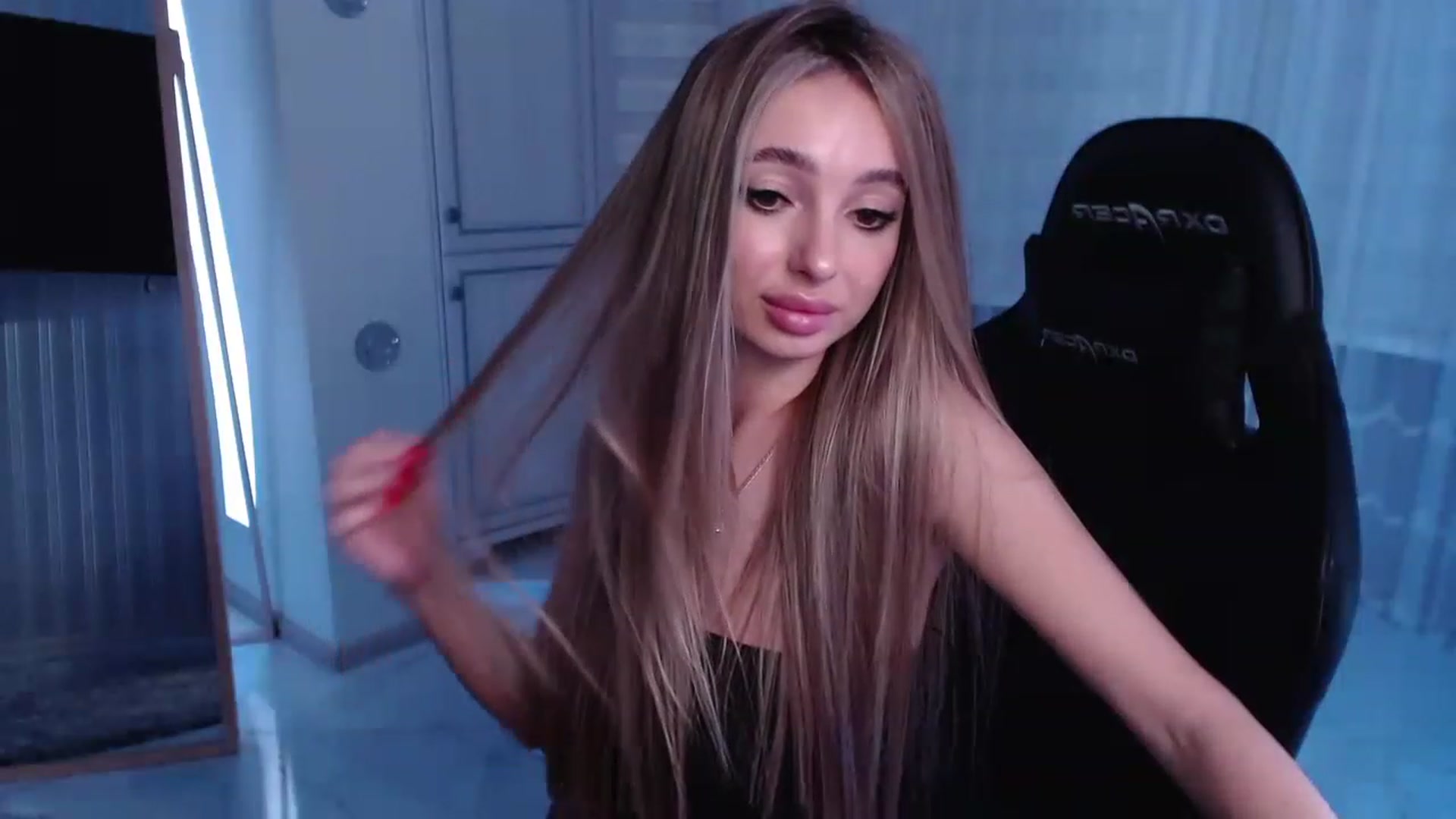 Gallery image thumbnail from AngelLove__'s myfreecams stream on, 02/05/2023, 24:35 image 5 of 20