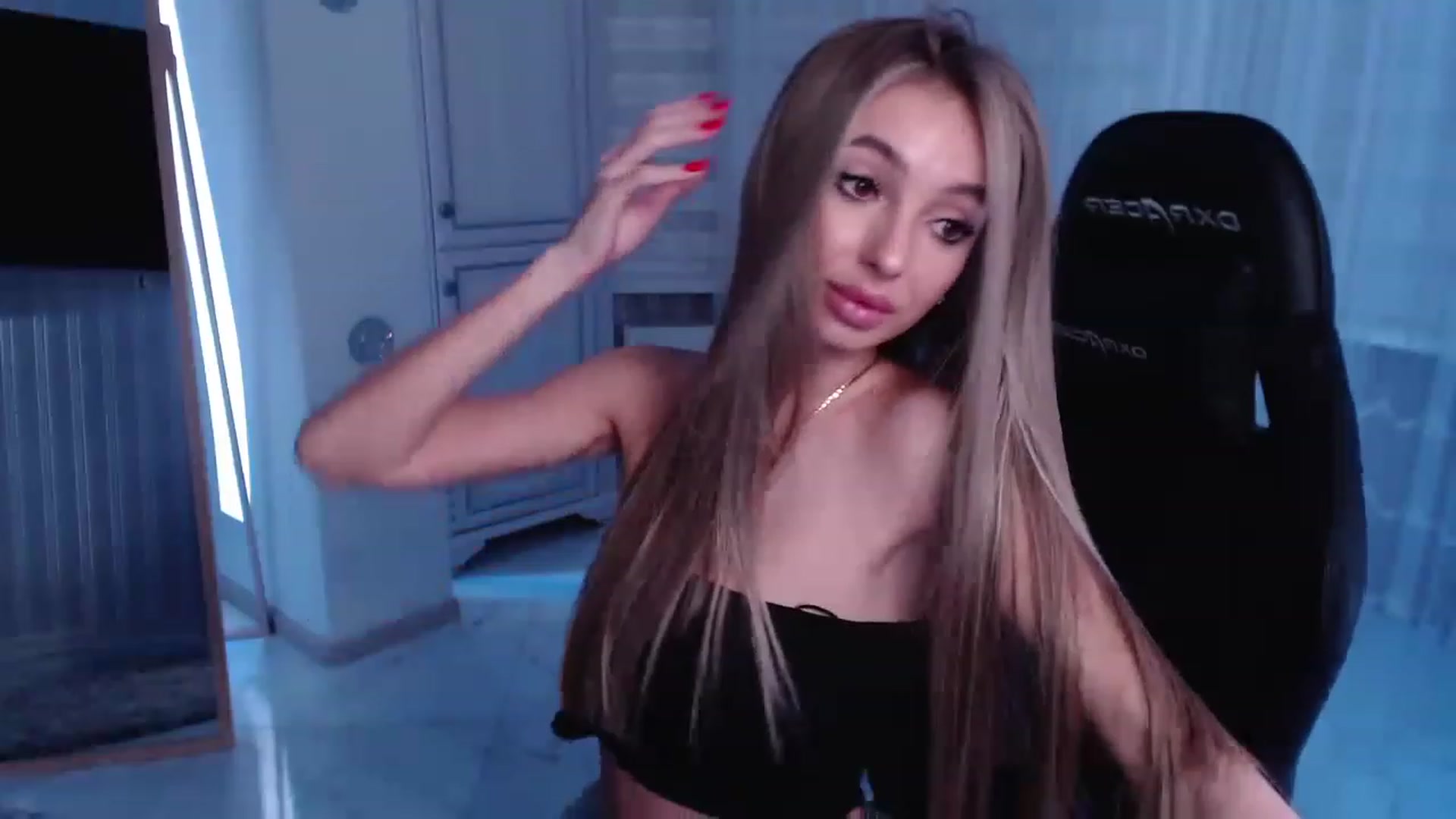 Gallery image thumbnail from AngelLove__'s myfreecams stream on, 02/05/2023, 24:35 image 3 of 20