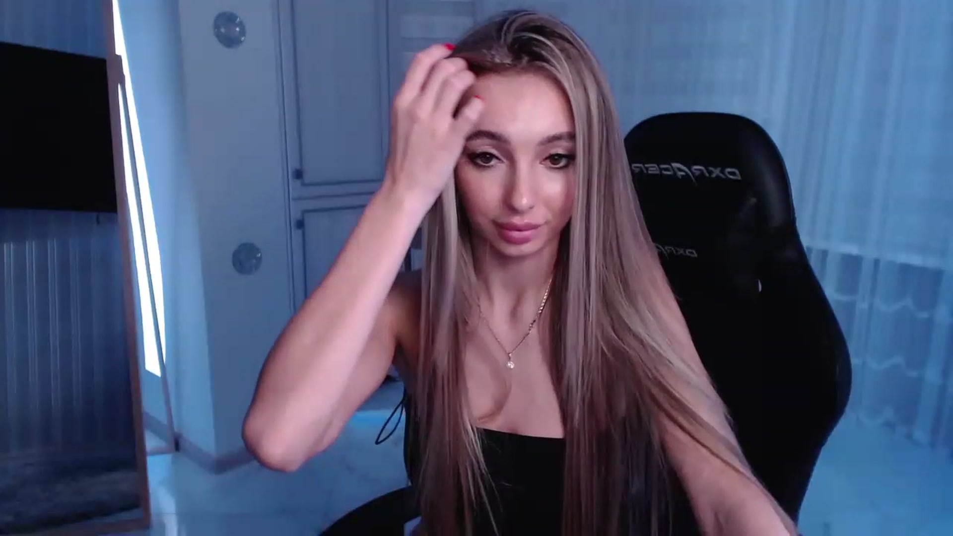 Gallery image thumbnail from AngelLove__'s myfreecams stream on, 02/05/2023, 24:35 image 19 of 20