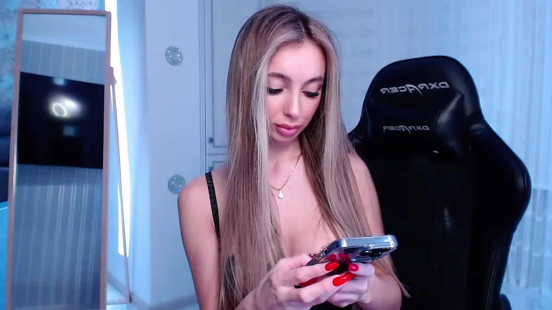 Gallery image thumbnail from AngelLove__'s myfreecams stream on, 02/06/2023, 23:55 image 3 of 20