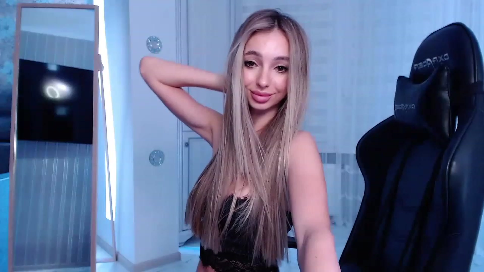 Gallery image thumbnail from AngelLove__'s myfreecams stream on, 02/06/2023, 23:55 image 5 of 20