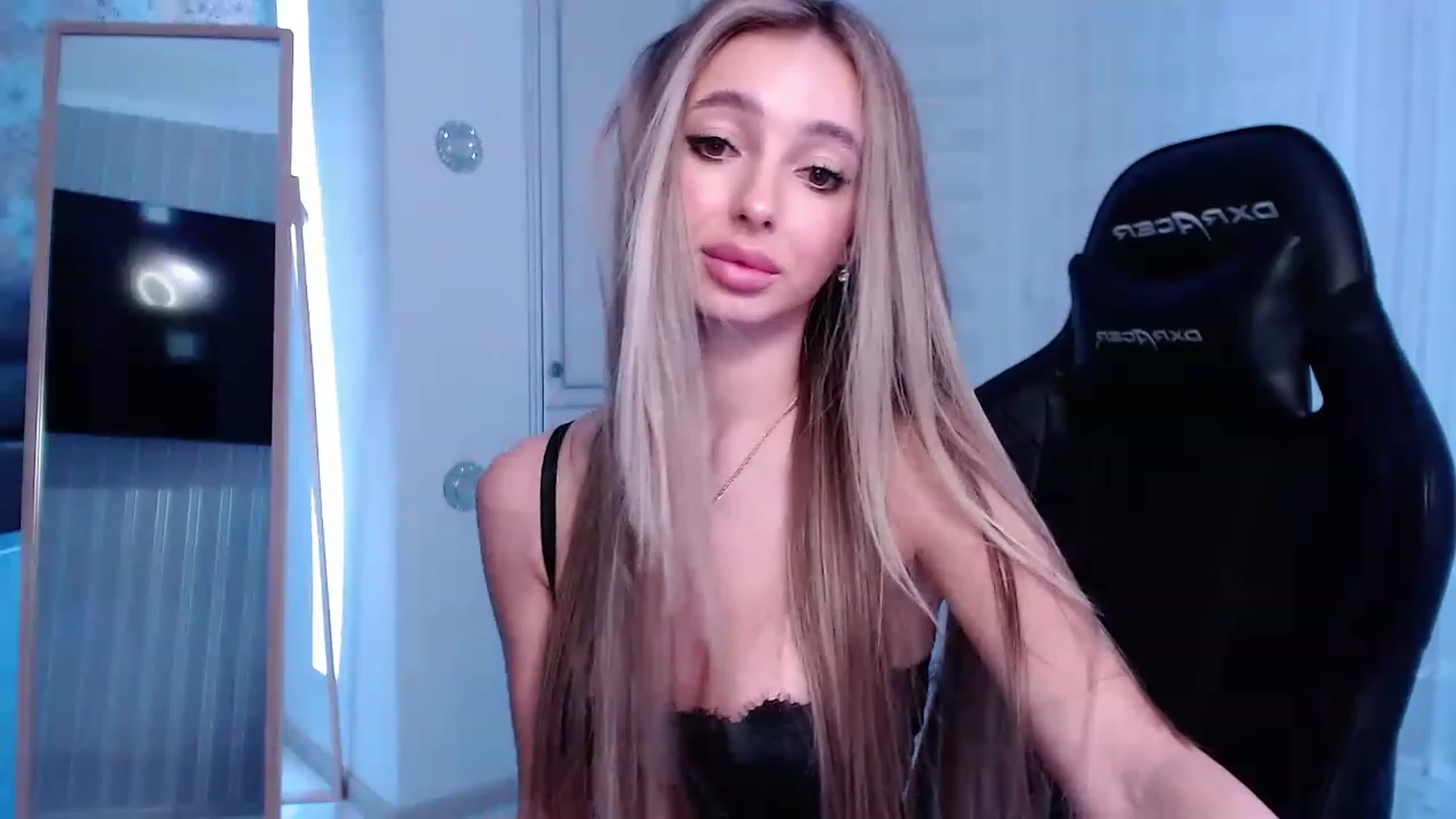 Gallery image thumbnail from AngelLove__'s myfreecams stream on, 02/06/2023, 23:55 image 2 of 20