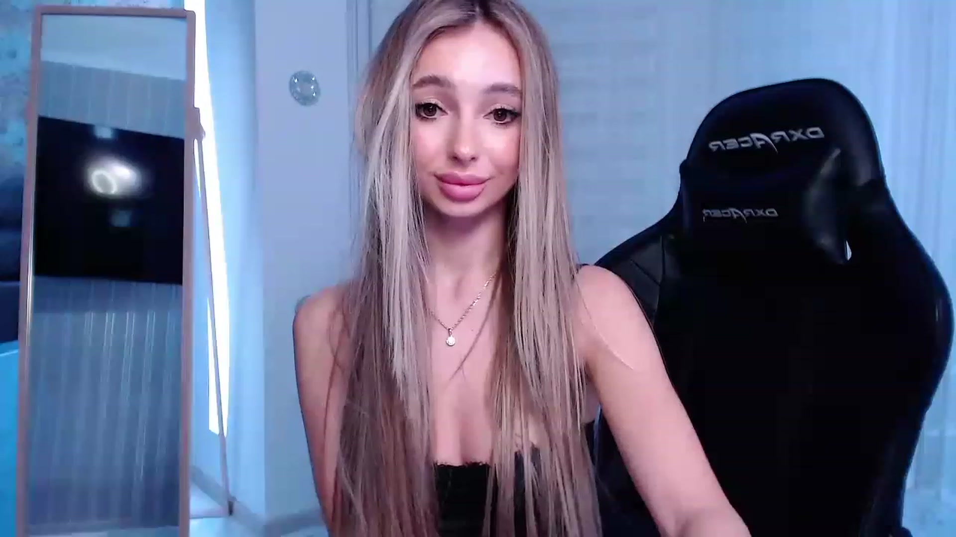 Gallery image thumbnail from AngelLove__'s myfreecams stream on, 02/06/2023, 23:55 image 7 of 20