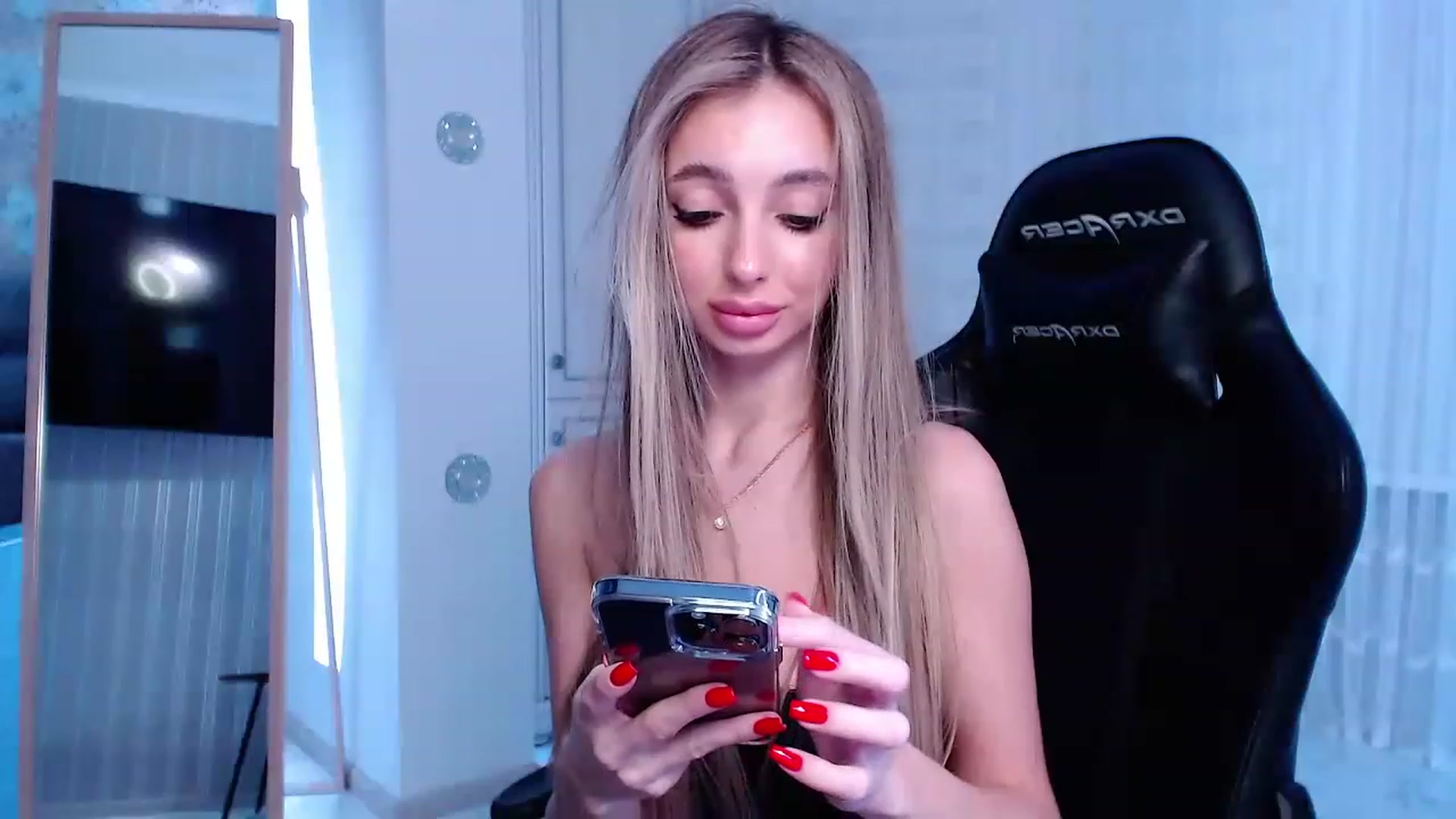 Gallery image thumbnail from AngelLove__'s myfreecams stream on, 02/07/2023, 24:32 image 16 of 20