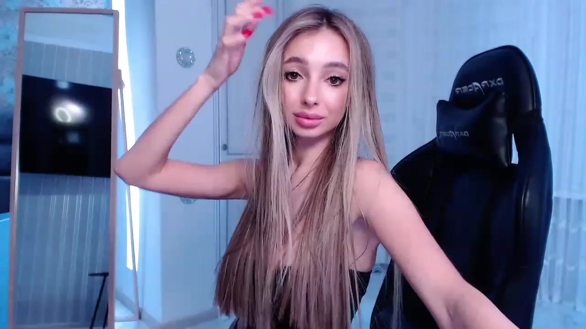 Gallery image thumbnail from AngelLove__'s myfreecams stream on, 02/07/2023, 24:32 image 9 of 20