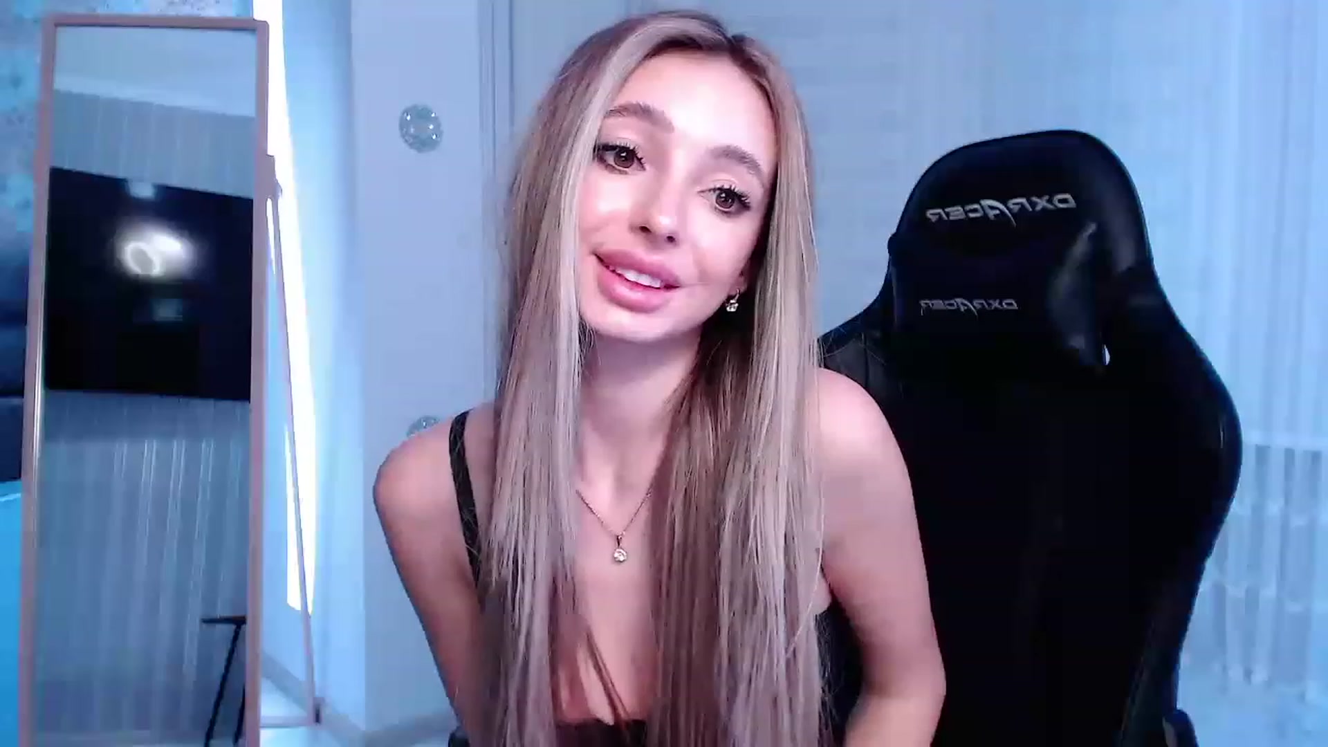 Gallery image thumbnail from AngelLove__'s myfreecams stream on, 02/07/2023, 24:32 image 11 of 20