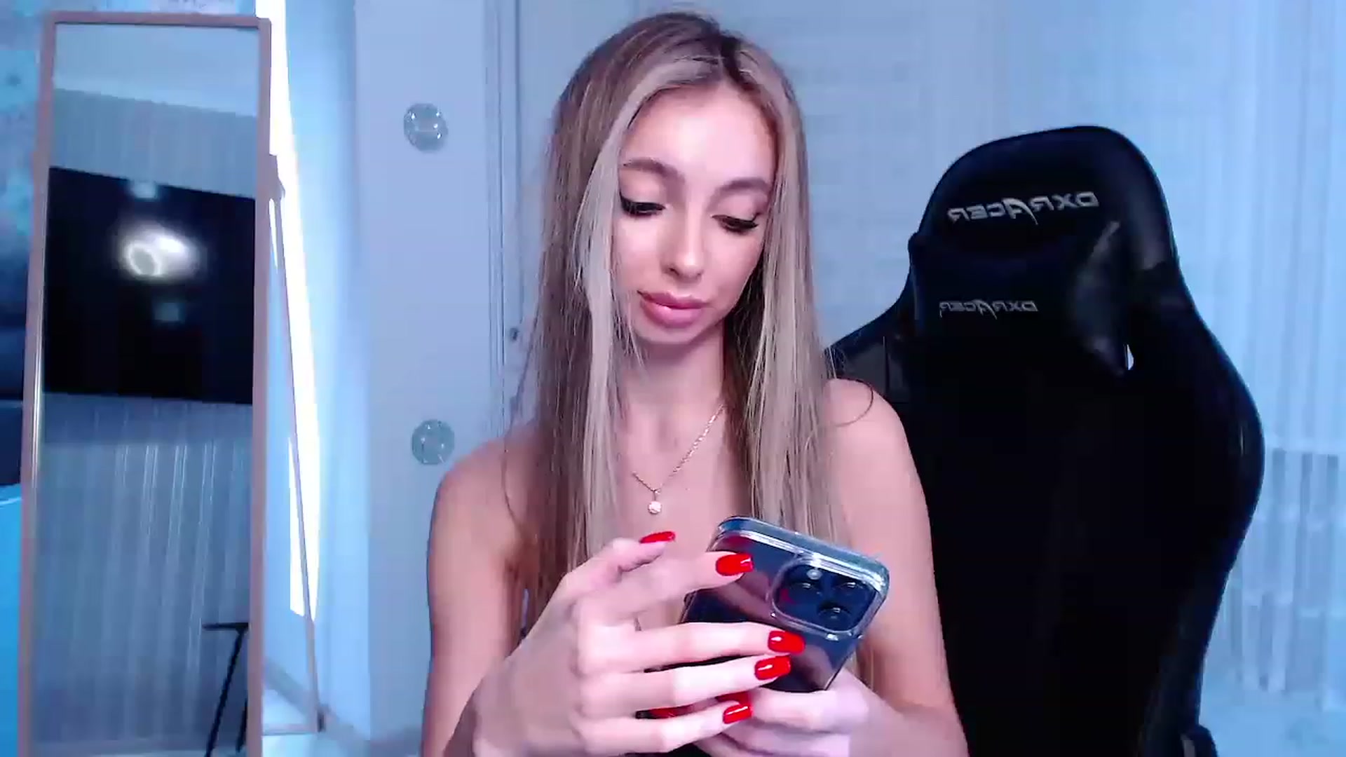Gallery image thumbnail from AngelLove__'s myfreecams stream on, 02/07/2023, 24:32 image 17 of 20