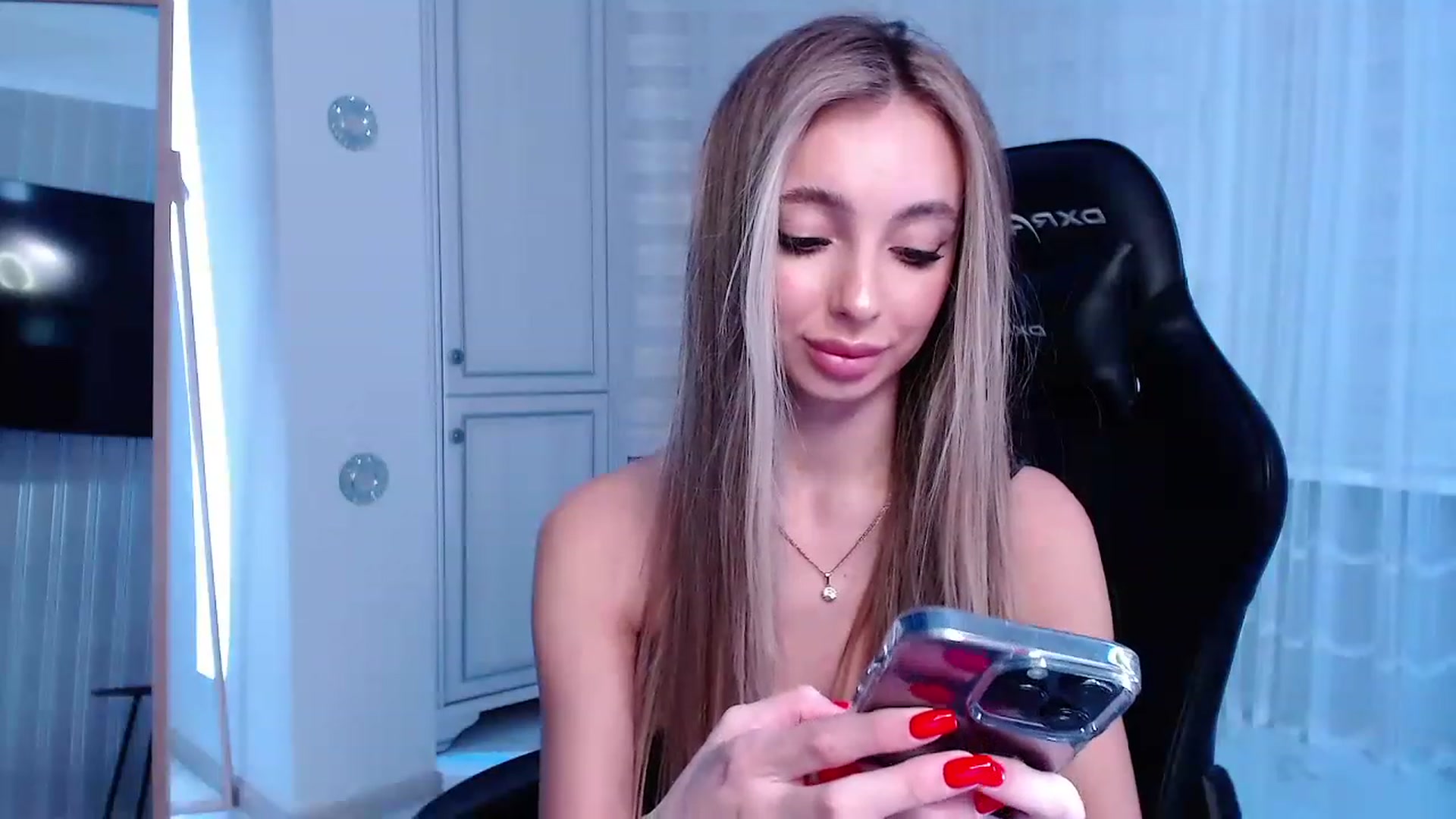 Gallery image thumbnail from AngelLove__'s myfreecams stream on, 02/07/2023, 01:32 image 6 of 20