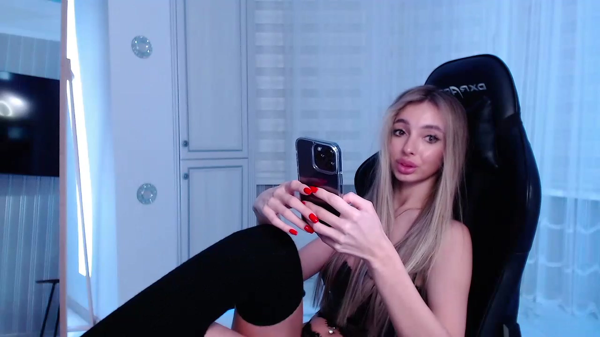 Gallery image thumbnail from AngelLove__'s myfreecams stream on, 02/07/2023, 01:32 image 9 of 20