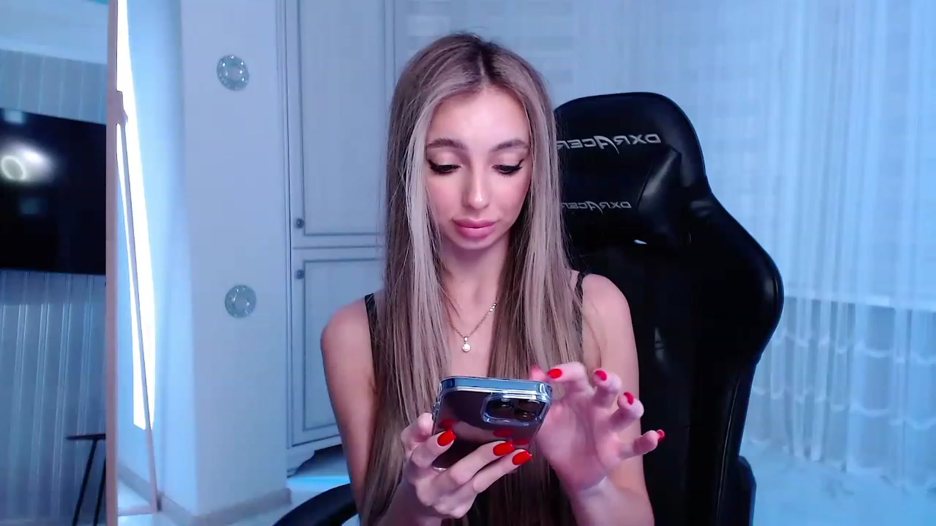 Gallery image thumbnail from AngelLove__'s myfreecams stream on, 02/07/2023, 01:32 image 16 of 20