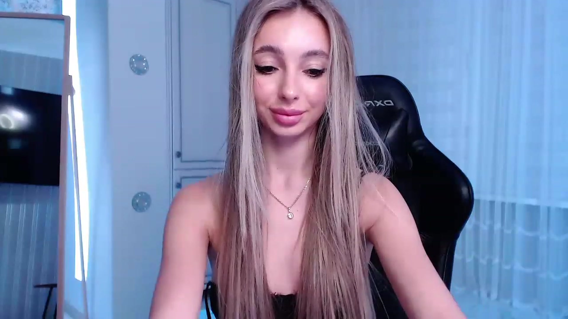 Gallery image thumbnail from AngelLove__'s myfreecams stream on, 02/07/2023, 01:32 image 7 of 20
