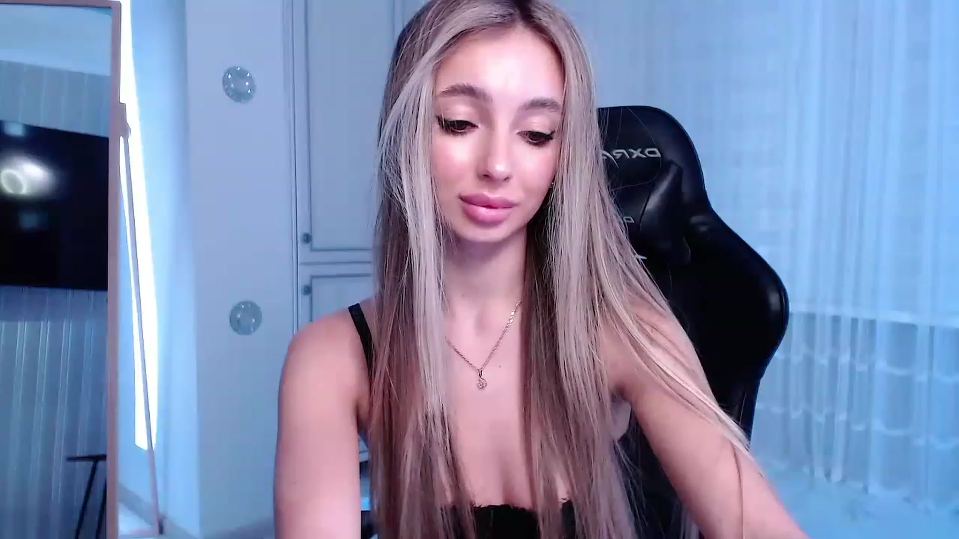Gallery image thumbnail from AngelLove__'s myfreecams stream on, 02/07/2023, 01:32 image 19 of 20