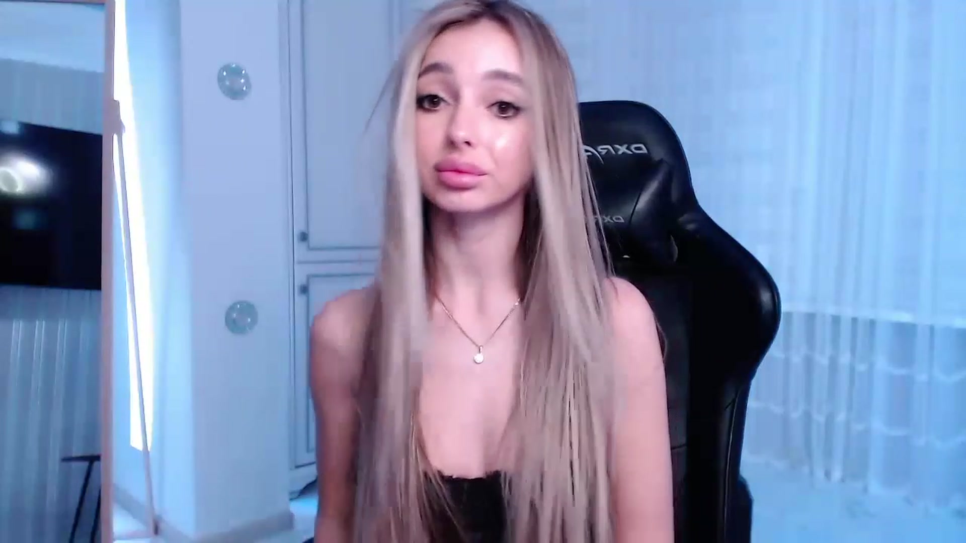 Gallery image thumbnail from AngelLove__'s myfreecams stream on, 02/07/2023, 01:32 image 3 of 20