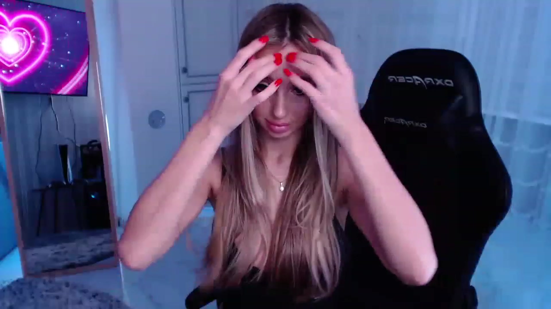Gallery image thumbnail from AngelLove__'s myfreecams stream on, 02/13/2023, 22:11 image 3 of 20
