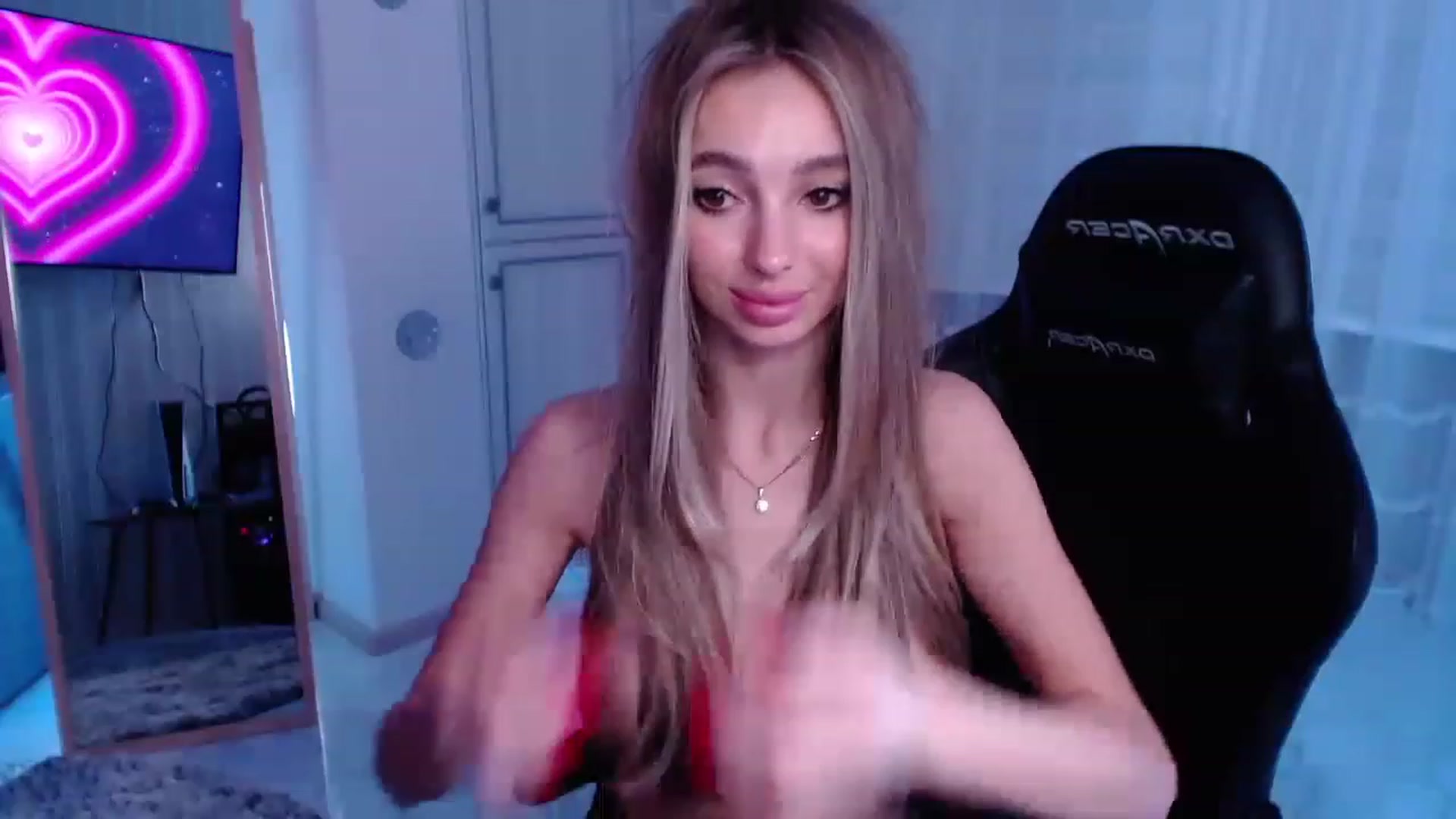 Gallery image thumbnail from AngelLove__'s myfreecams stream on, 02/14/2023, 01:55 image 5 of 20