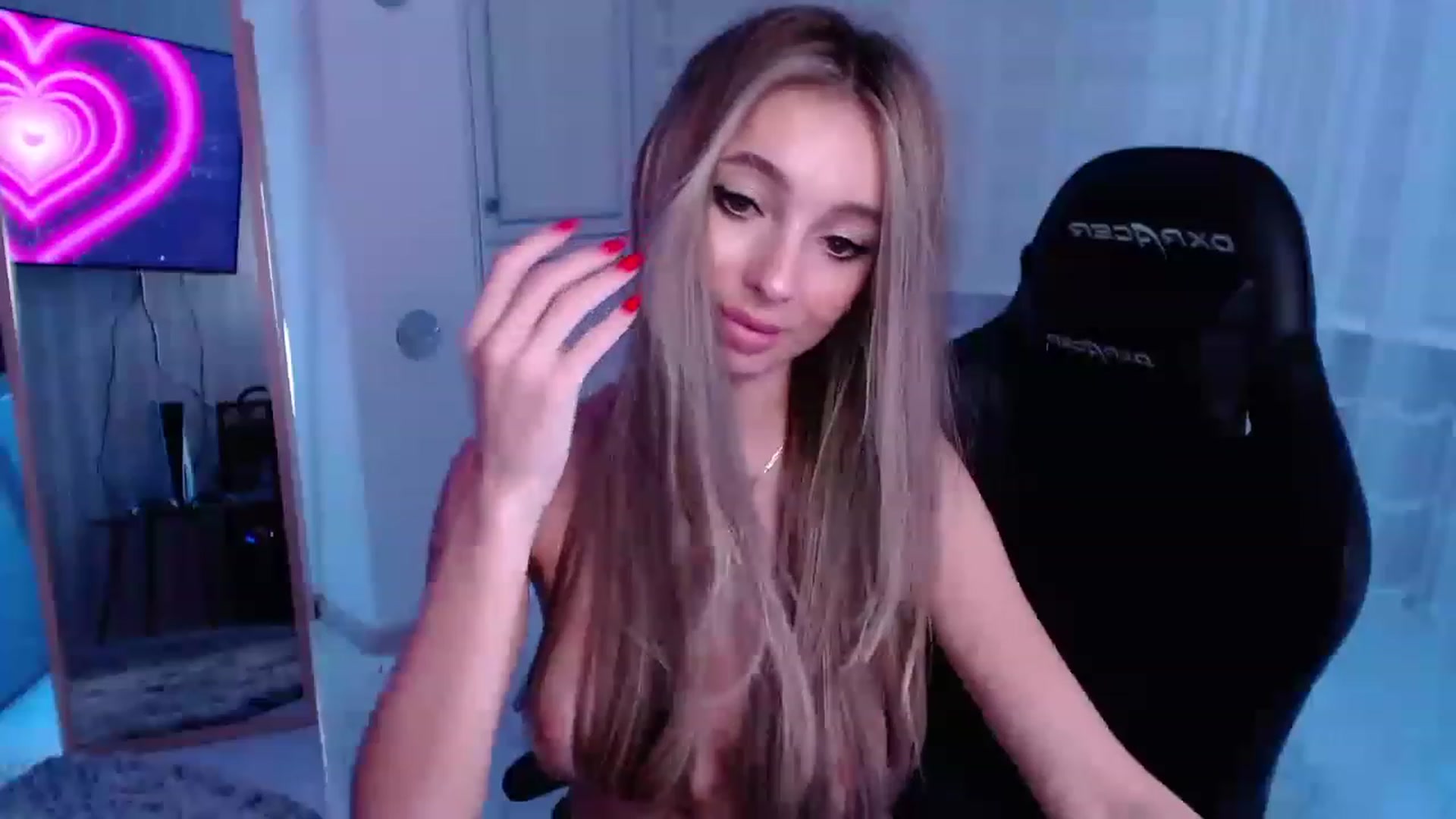 Gallery image thumbnail from AngelLove__'s myfreecams stream on, 02/14/2023, 01:55 image 4 of 20