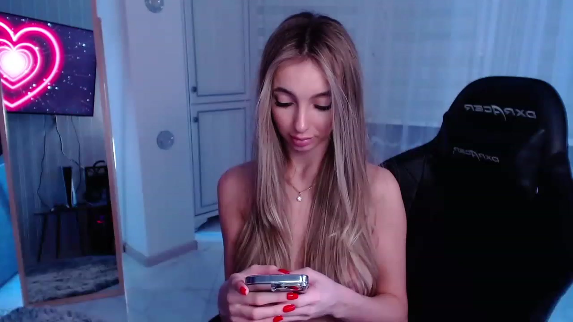 Gallery image thumbnail from AngelLove__'s myfreecams stream on, 02/14/2023, 03:16 image 4 of 20