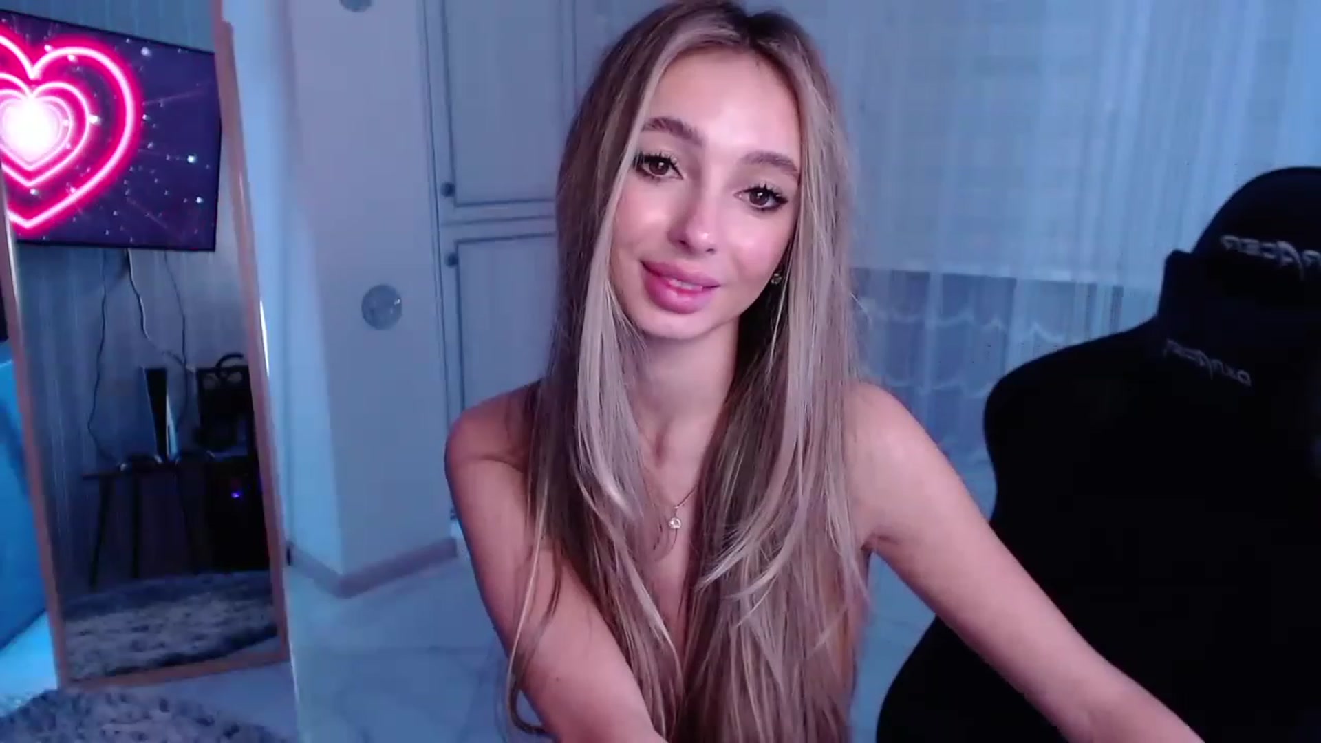 Gallery image thumbnail from AngelLove__'s myfreecams stream on, 02/14/2023, 03:16 image 14 of 20